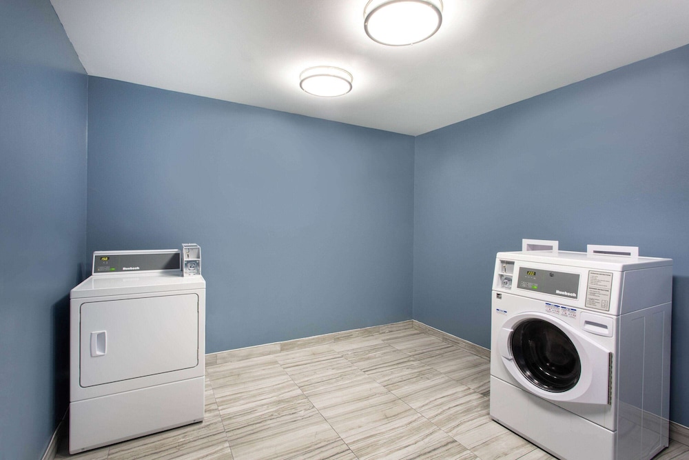 Baymont by Wyndham Charlotte University - photo 18