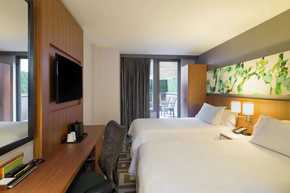 Hilton Garden Inn New York Central Park South Midtown West - photo 24