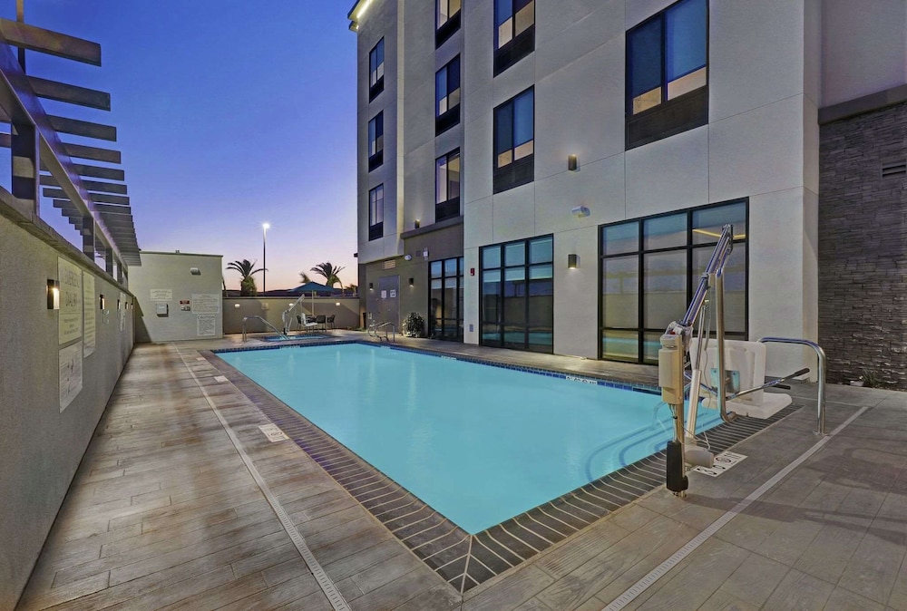 Hampton Inn Patterson - photo 27