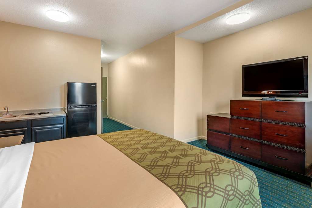 Econo Lodge Inn & Suites Granite City St. Louis - photo 6