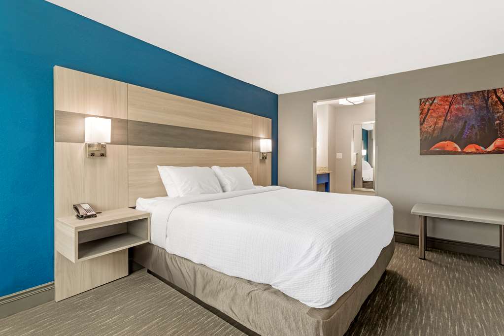 Best Western Plus Magnolia Inn Suites - photo 2