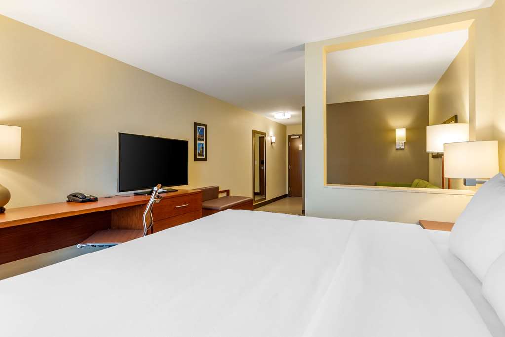 Comfort Inn & Suites West Des Moines - photo 23