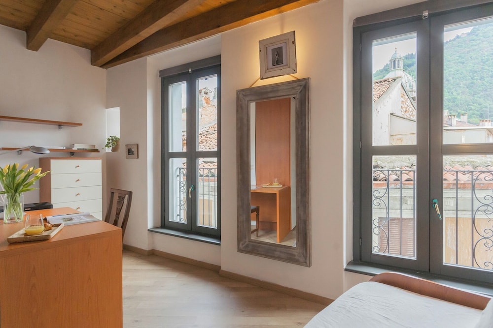 Como Luxury Rooms — 4-Star Luxury Hotel in Como, Italy