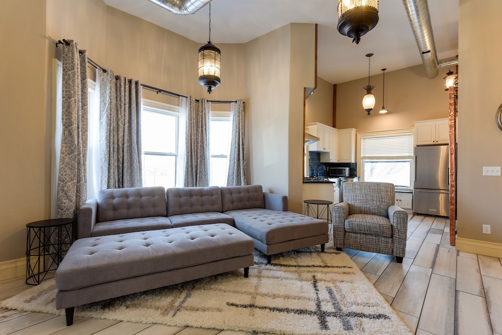 Stay Chateau Suite 6 — 4-Star Luxury Hotel in Minneapolis, United States