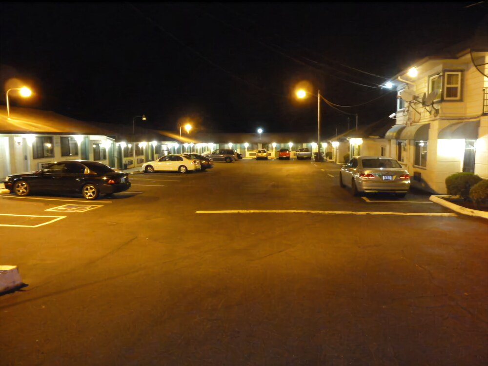 Milwaukie Inn Portland South - photo 16