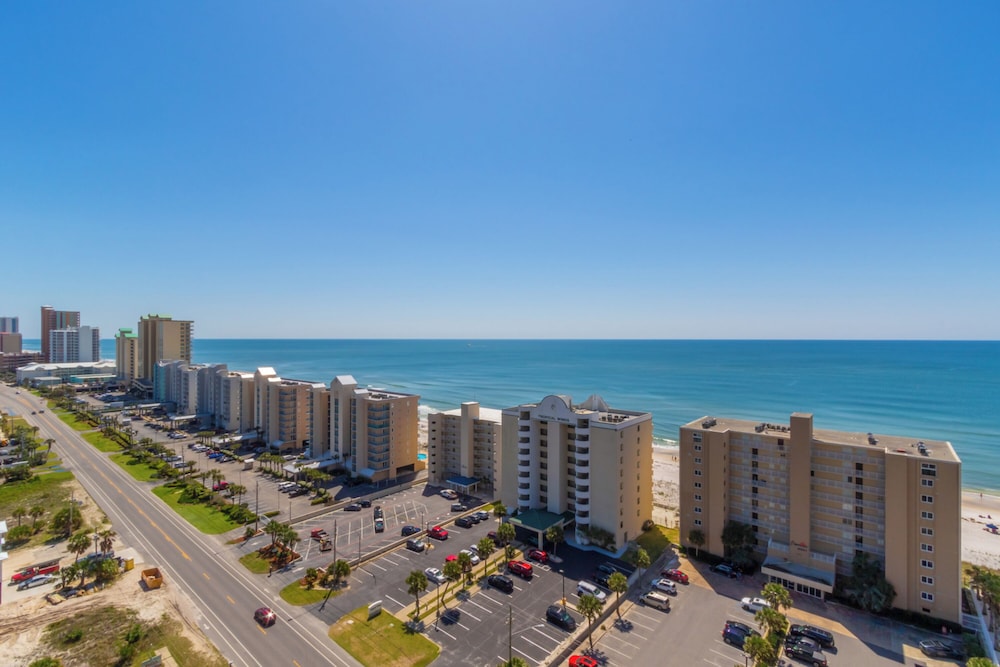 Crystal Tower Comfort Condos by Hosteeva - photo 131