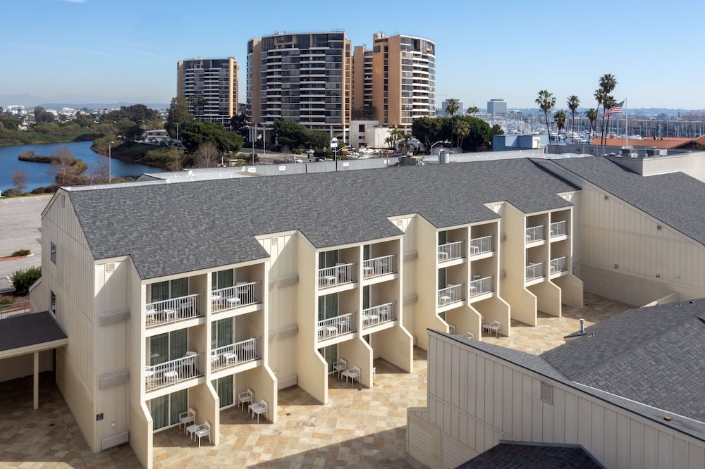 Hilton Garden Inn Marina Del Rey - photo 50