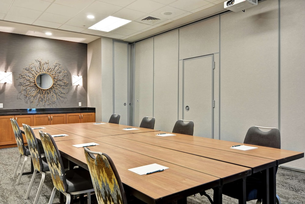 Homewood Suites by Hilton TechRidge Parmer @ I 35 - photo 35