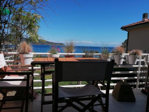 Sapore Di Mare Casale Grandangolo — 4-Star Luxury Hotel in Capoliveri, Italy