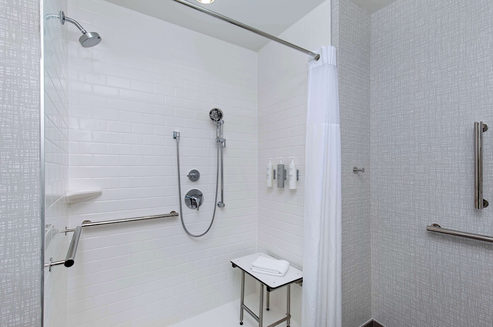 Hampton Inn Pikeville - photo 20