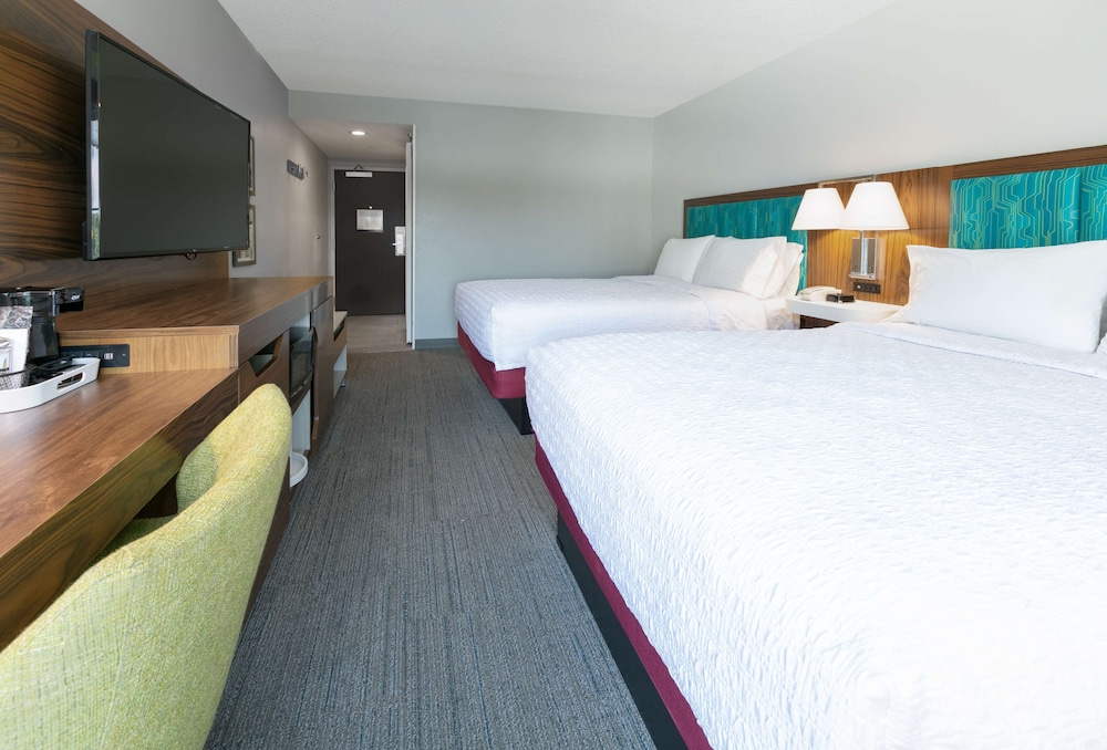 Hampton Inn Biloxi - photo 13