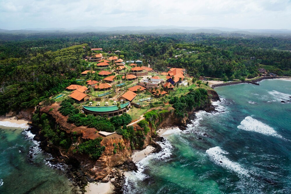 Cape Weligama — 5-Star Luxury Hotel in Weligama, Sri Lanka