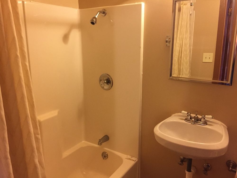 Crawfordsville Motel - photo 9