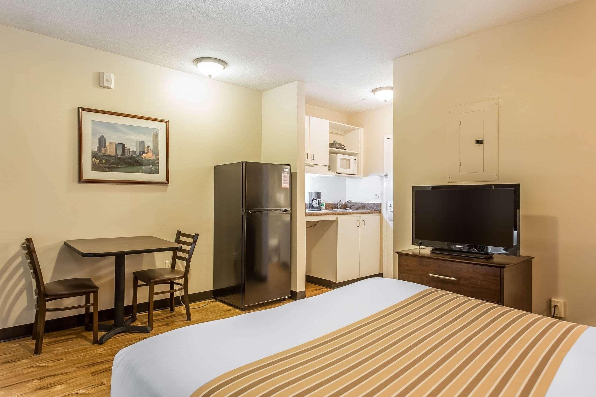 Suburban Studios near University of North Carolina Charlotte - photo 5