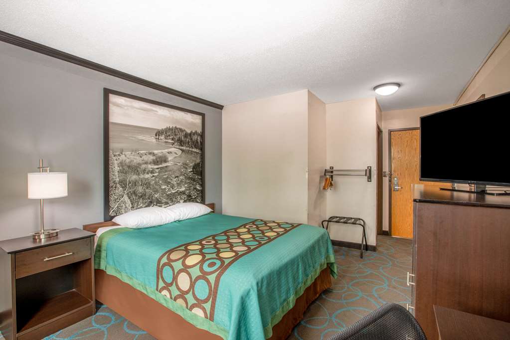 Super 8 by Wyndham Duluth - photo 16