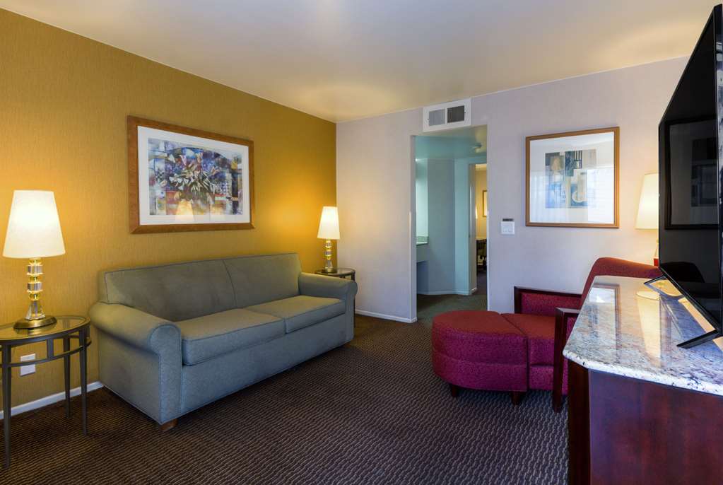 Ramada by Wyndham Costa Mesa Newport Beach - photo 22