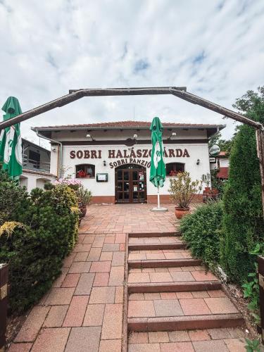 Sobri Halászcsárda és Panzió in Baja, Hungary
