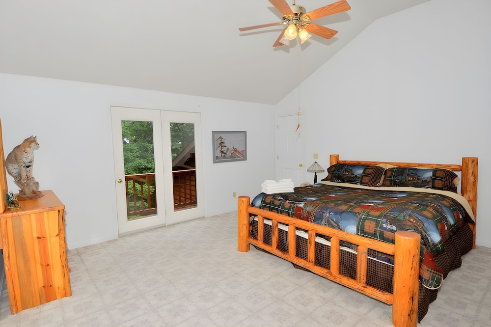 Almost Heaven Cozy and Wonderful — Berkeley Springs — photo 5