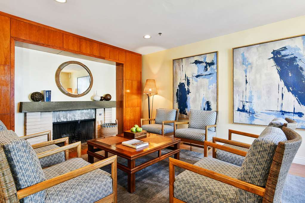 Waters Edge Hotel - photo 13