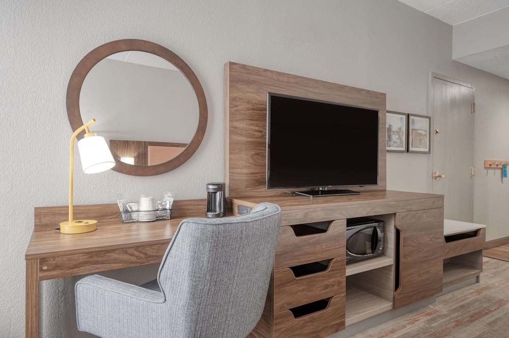 Hampton Inn Washington Court House - photo 14
