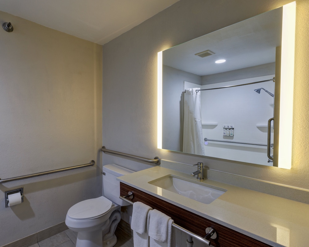Holiday Inn Express & Suites Shelbyville Indianapolis by IHG - photo 3