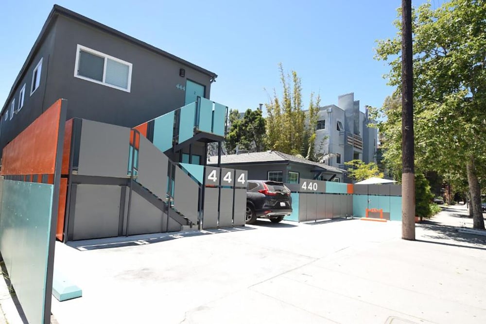 Venice Beach Apartments Monthly Rents — 4-Star Luxury Hotel in Venice, United States