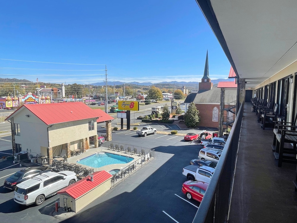 Super 8 by Wyndham Pigeon Forge Downtown - photo 16