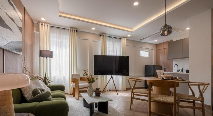 3 Bed 3 Bath Luxury 1 min walk to BTS Asok