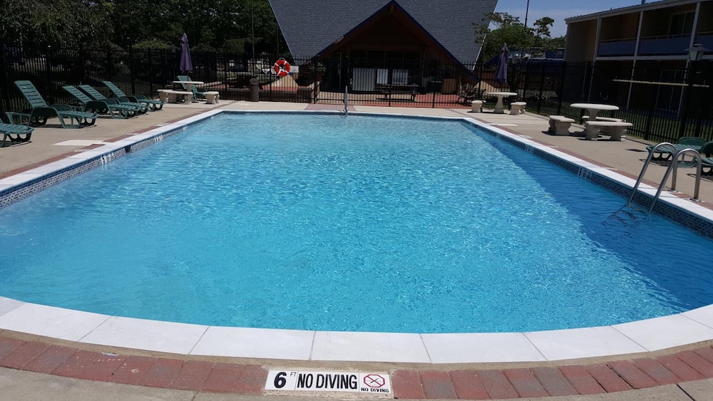 Crystal Inn Neptune - photo 26