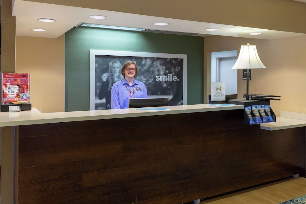 Hampton Inn Bedford - photo 6