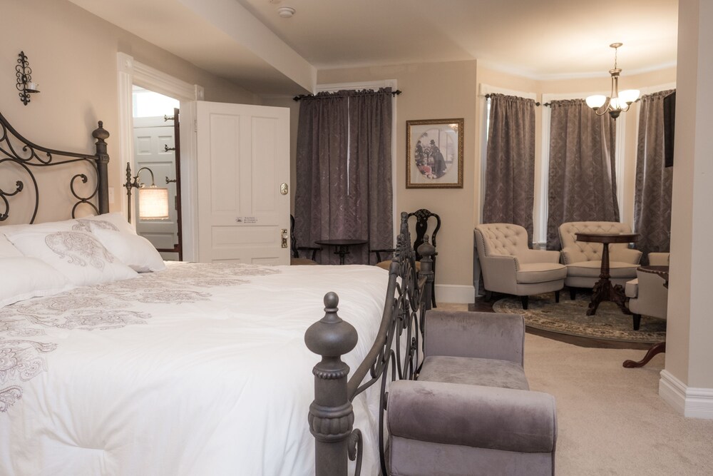 Dennison Street Inn Bed & Breakfast - photo 14
