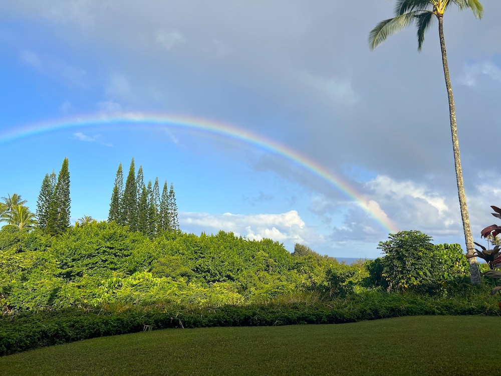 Alii Kai Ii 11B 2 Br Condo — 4-Star Luxury Hotel in Princeville, United States