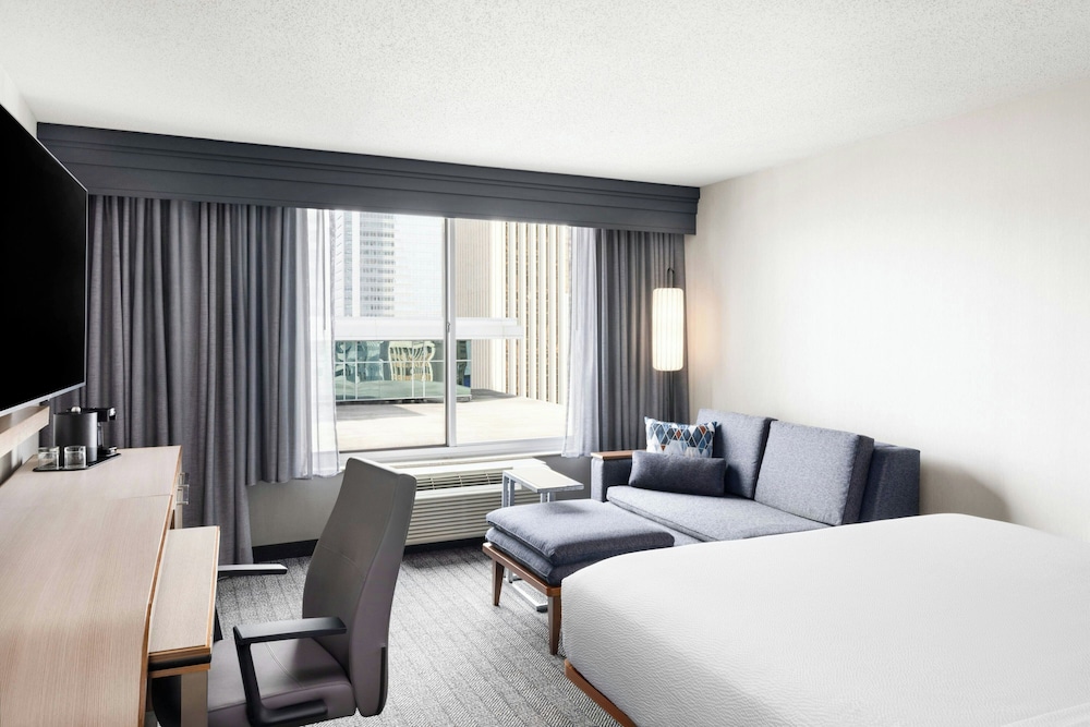 Courtyard by Marriott Charlotte City Center - photo 23