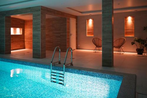 Villa Örnberget Lakeview Luxury with Private Indoor Pool — 4-Star Luxury Hotel in Tullinge, Sweden