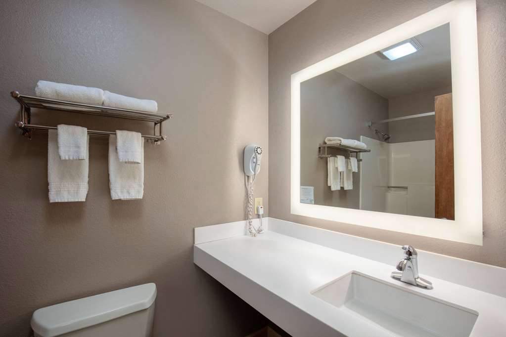 Super 8 by Wyndham St. Regis - photo 19