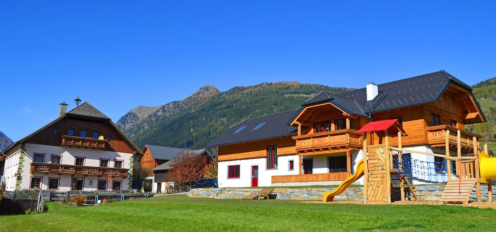 Denggnhof - carbon neutral hotel in Tweng