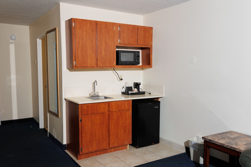 Garnet Inn & Suites Orlando - photo 68
