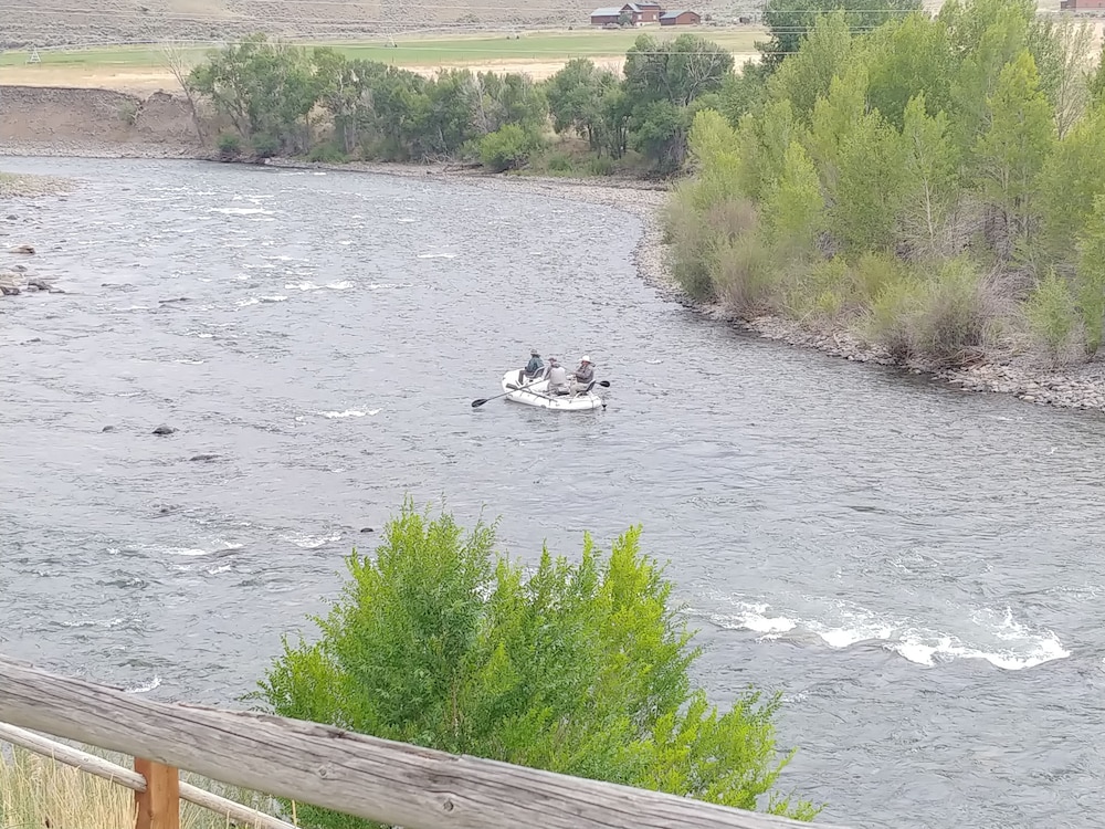 Yellowstone Valley Inn - photo 45