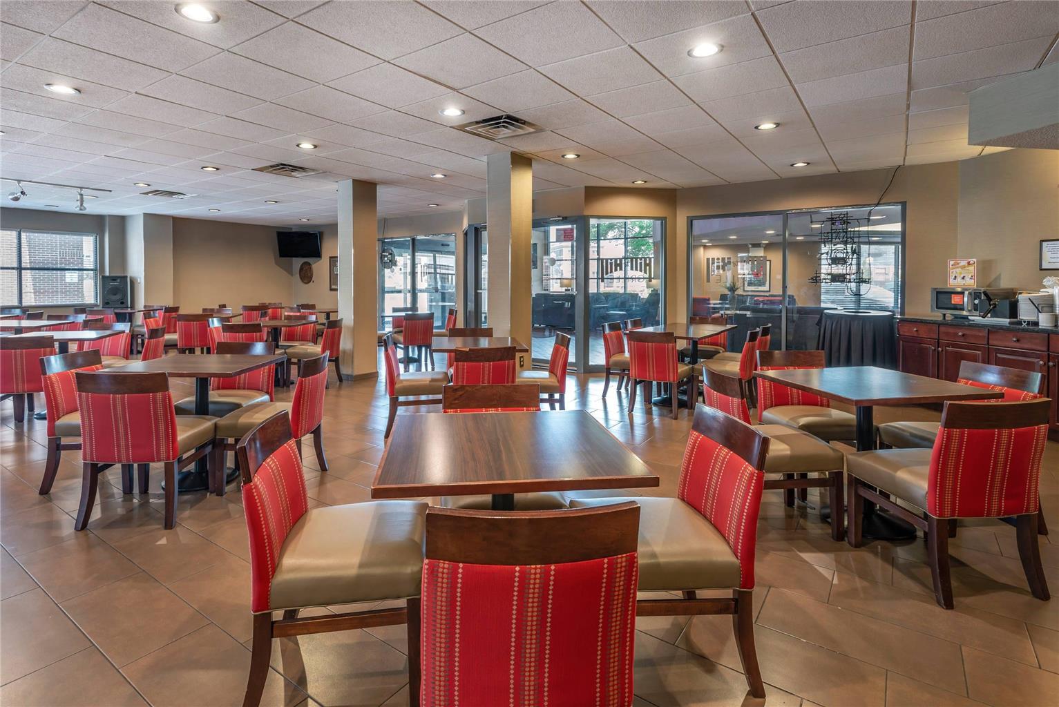 Comfort Suites Bethlehem Near Lehigh University and LVI Airport - photo 27