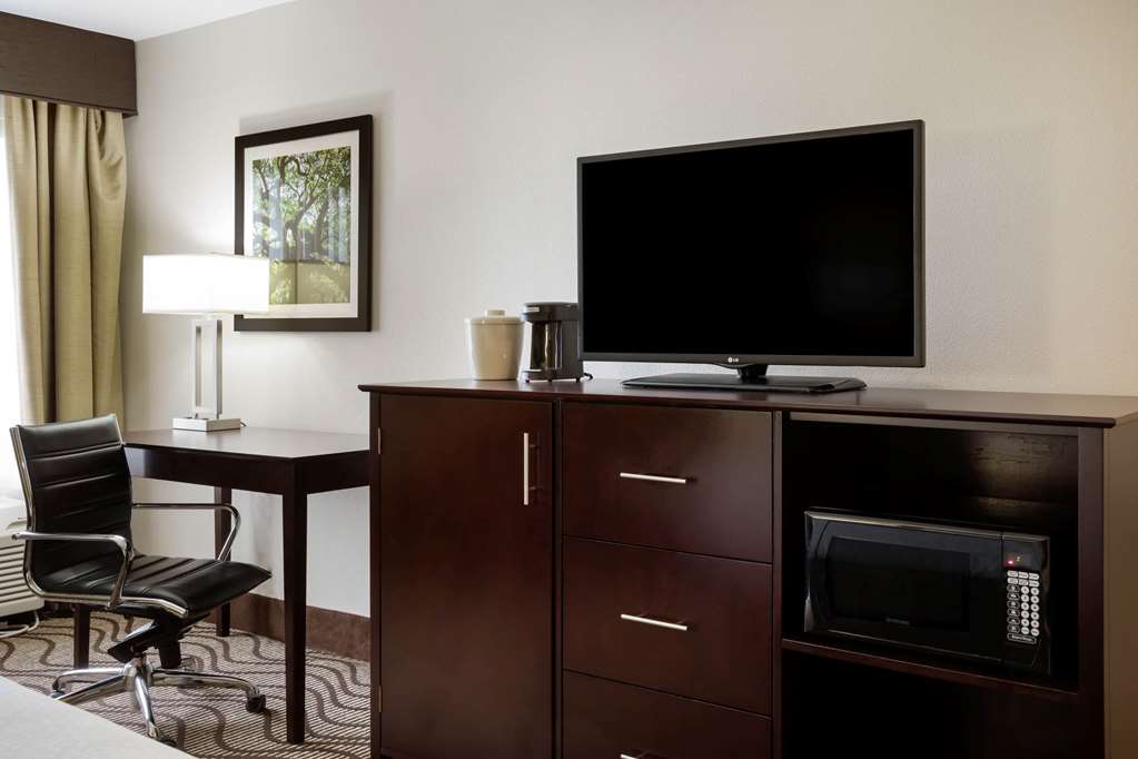 La Quinta Inn & Suites by Wyndham LaGrange I 85 - photo 14