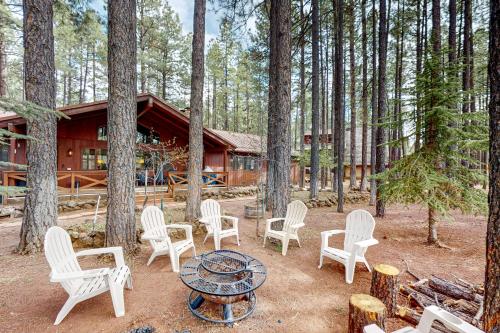 The Whispering Woods pet-friendly hotel Pinetop-Lakeside