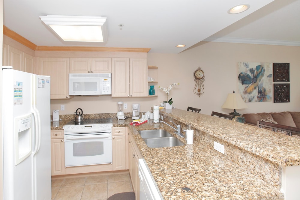 Boardwalk Beach Resort by Panhandle Getaways - photo 25