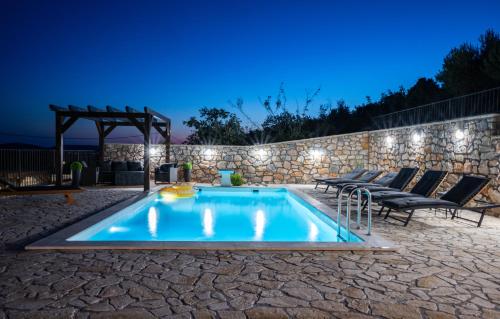 Villa Cubric — 4-Star Luxury Hotel in Pirovac, Croatia