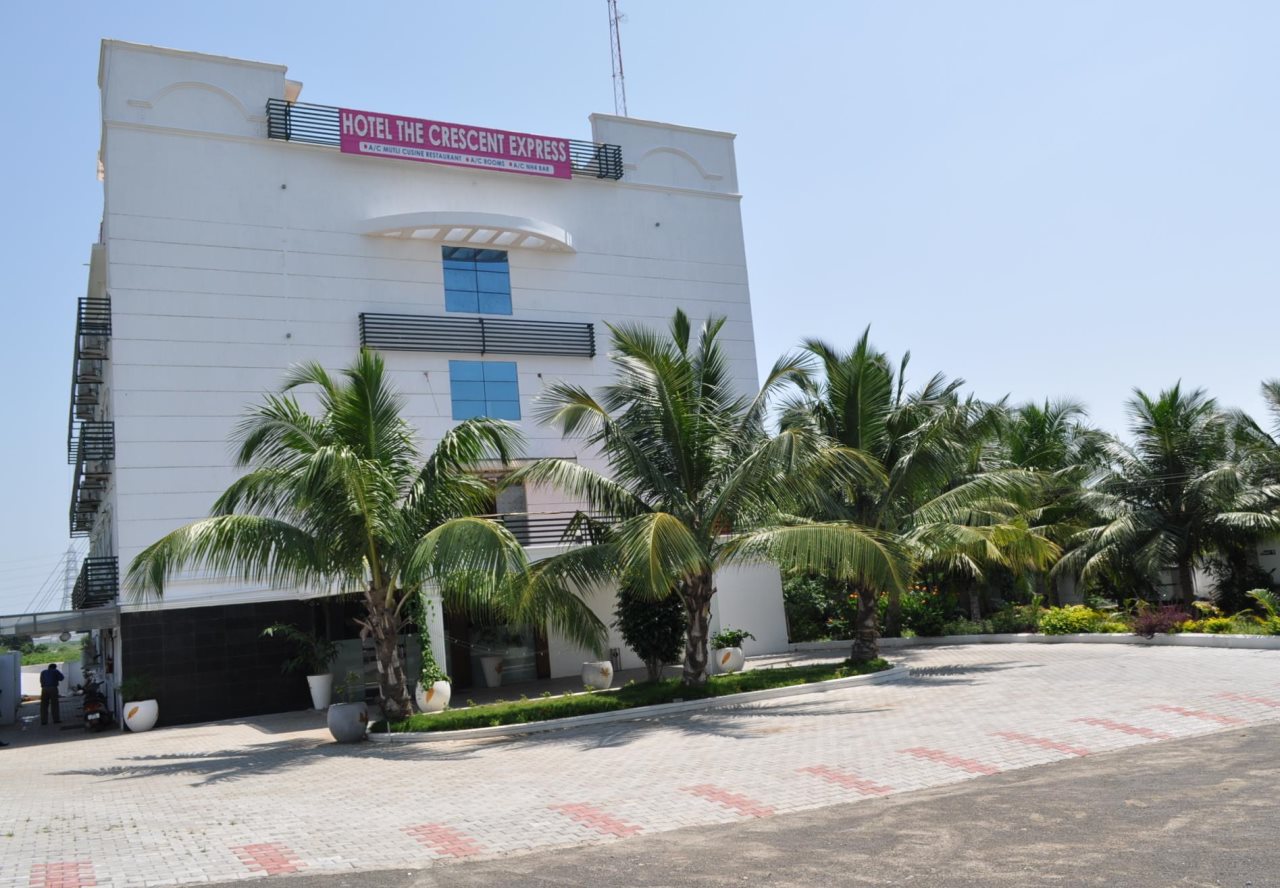 The Crescent Express Hotel Sriperumbudur in Kanchipuram, India