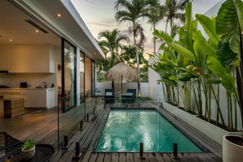 Villa Reif 2 Canggu Luxury poolvilla 2 bedrooms 100m2 near beach central & quiet location — 4-Star Luxury Hotel in Canggu, Indonesia