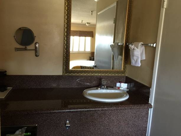Travelodge by Wyndham Chatsworth - photo 16