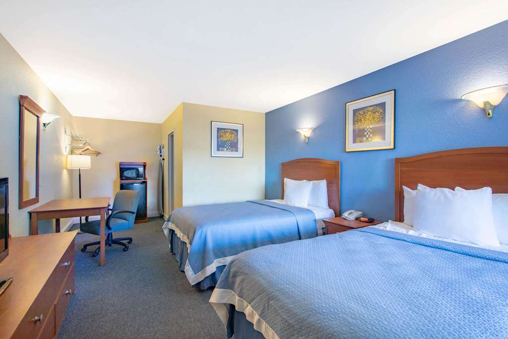 Days Inn by Wyndham Elmsford White Plains - photo 6