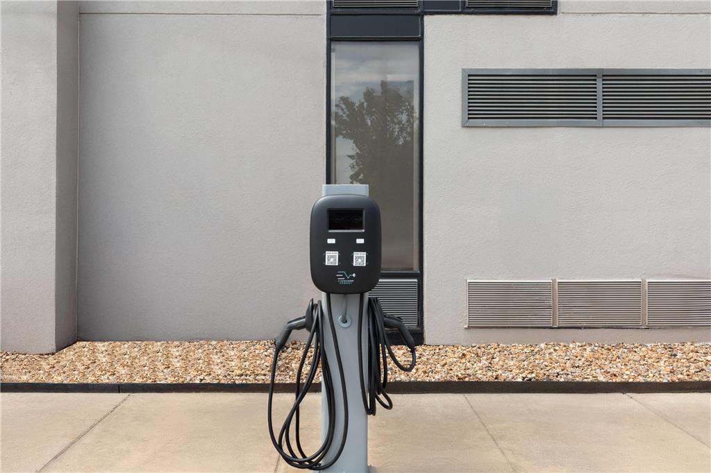 La Quinta Inn & Suites by Wyndham Houston Stafford Sugarland - photo 25