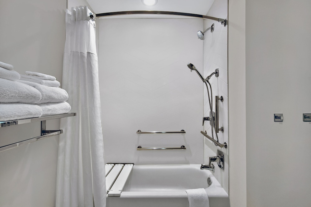 Fairfield By Marriott Inn & Suites Orlando At Flamingo Crossings Town Center - photo 17