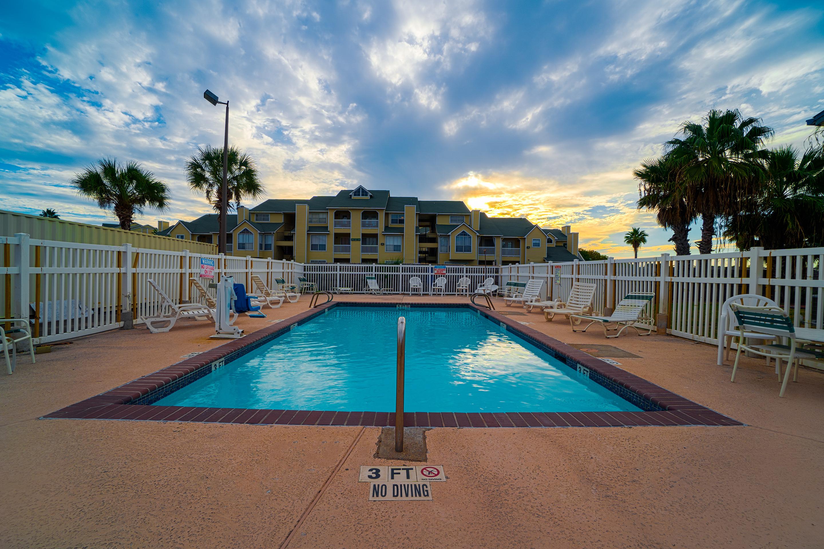 Motel 6 Galveston Seawall - photo 10